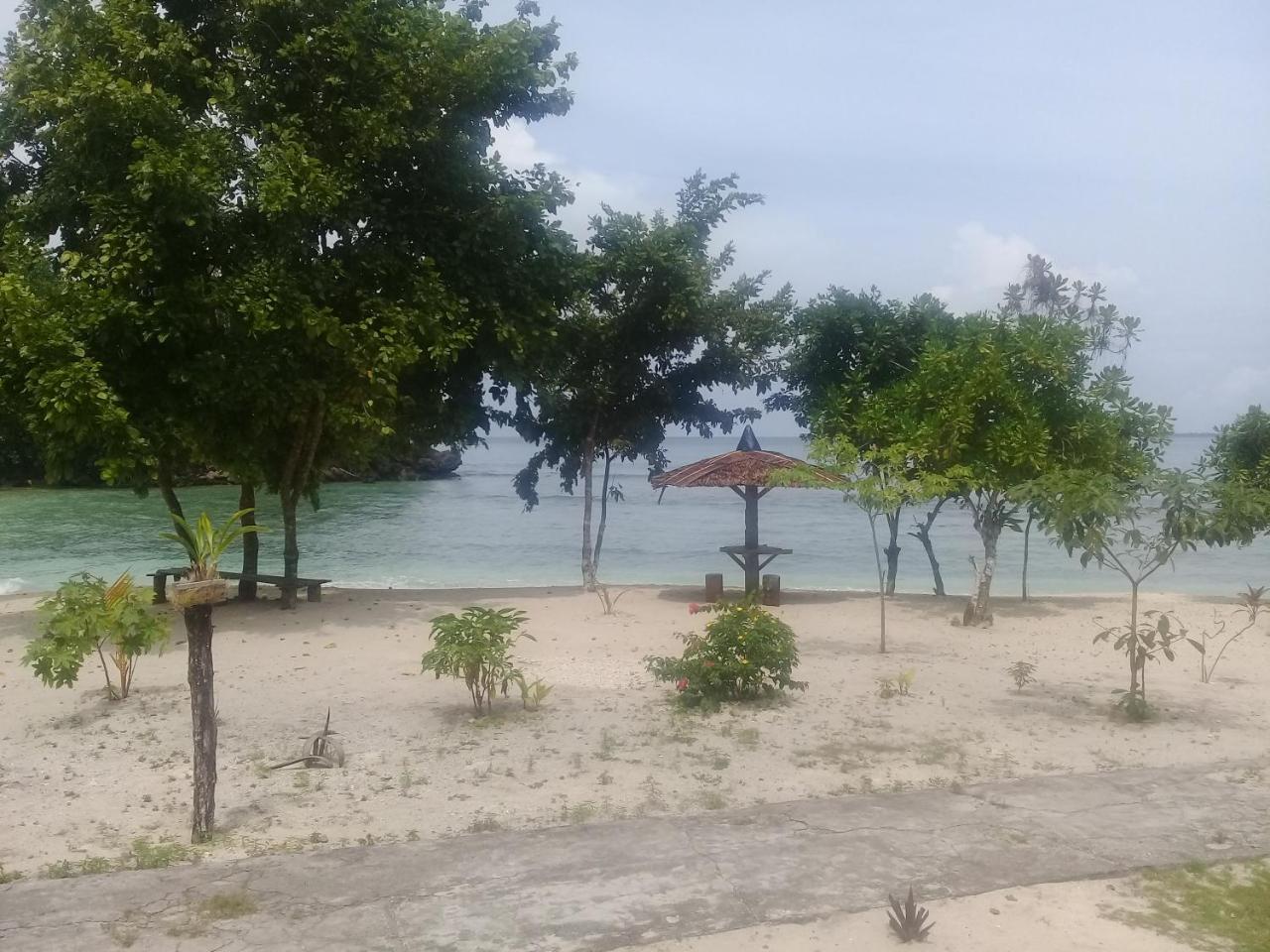 Nusa Nalan Beach Resort Rumah Olat エクステリア 写真
